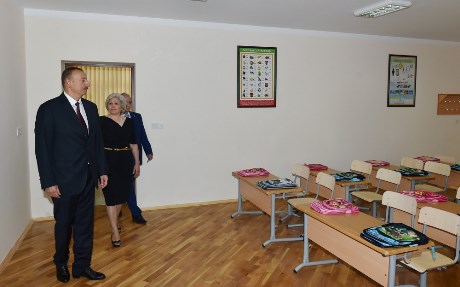 Президент ознакомился с условиями после ремонта в бакинской школе-лицее - ФОТОСЕССИЯ